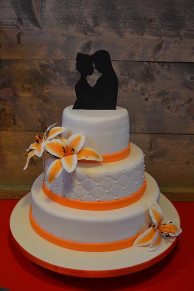 wedding cake orange lilly - Cake by Fantaartsie  Tamara van der Maden - Ritskes
