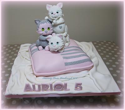 Auriol - Cake by Heavenly Treats by Lulu