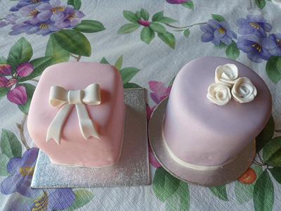 Mini cakes  - Cake by Saranya Thineshkanth