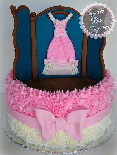Say "yes" to the dress - Cake by You've Been Cupcaked (Sara)