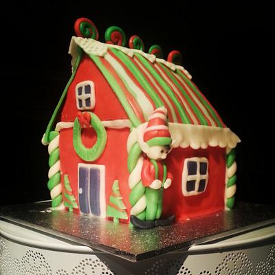 Elf gingerbread house - Cake by Edelcita Griffin (The Pretty Nifty)