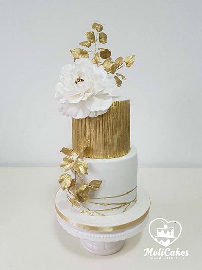 White and gold  - Cake by MOLI Cakes