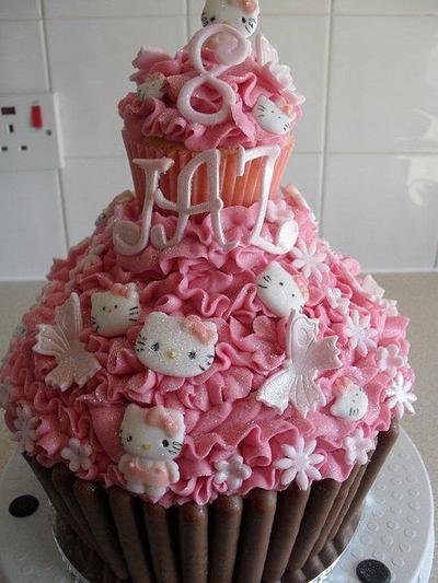HELLO KITTY GIANT CUPCAKE - Cake by Tinascupcakes