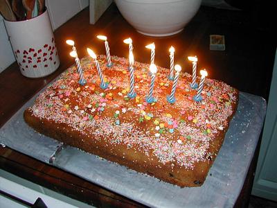 Simple and yummy birthday cake - Cake by Véronique Bervas