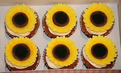 Sunflower Cupcakes - Cake by Rachel White