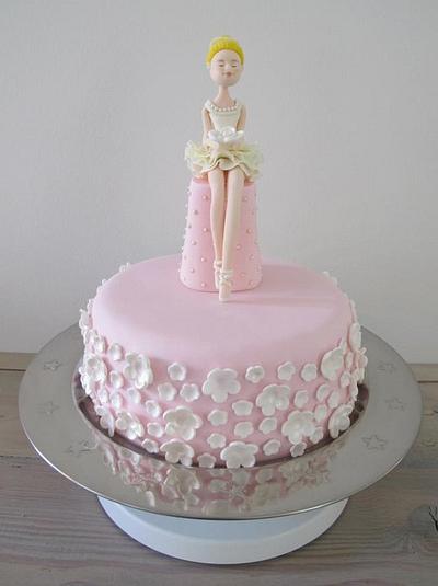 For Laura - Cake by Raquel Casero Losa