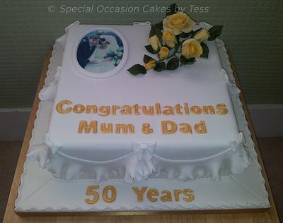 Golden Wedding anniversary - Cake by Teresa Bryant