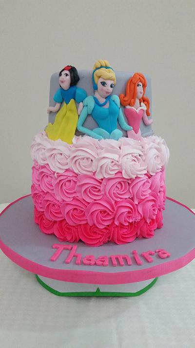 Princess themed cake - Cake by pinkblossomcakedesign