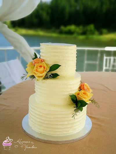 Wedding cake with fresh flowers - Cake by My smiling collection