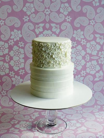 Baptism white cake - Cake by Margarida Abecassis