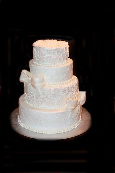 White lace - Cake by Amberly