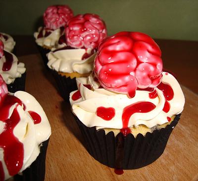 Sweet Halloween Brains.. - Cake by Kim Jury