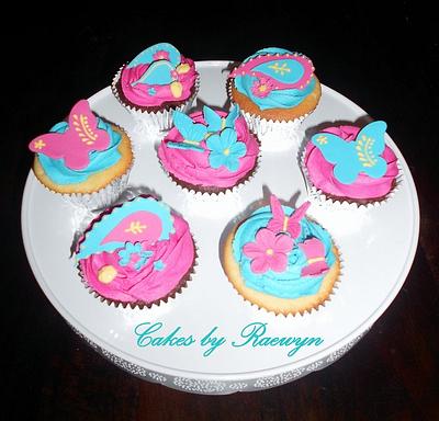 Paisley Cupcakes - Cake by Raewyn Read Cake Design