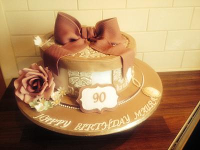 A hatbox birthday cake - Cake by maud