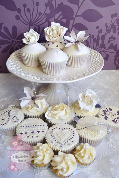 Roses & lilies - Cake by Amanda Earl Cake Design