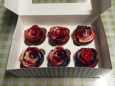 Patriotic Cupcakes - Cake by Tasha's Custom Cakes