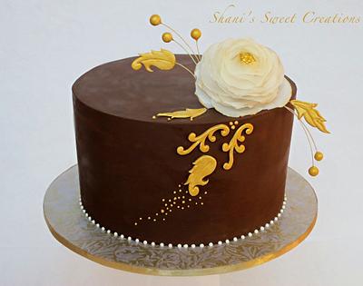 Golden Ranunculus - Cake by Shani's Sweet Creations