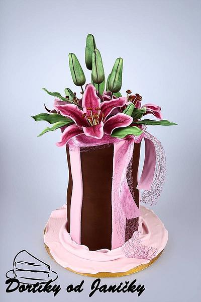 Vasa with lilies cake - Cake by dortikyodjanicky