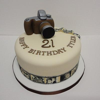 Vintage camera cake with edible images - Cake by Krumblies Wedding Cakes