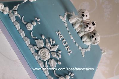 Wedgwood style cake - Cake by Zoe's Fancy Cakes