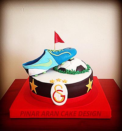 Football shoes - Cake by Pinar Aran