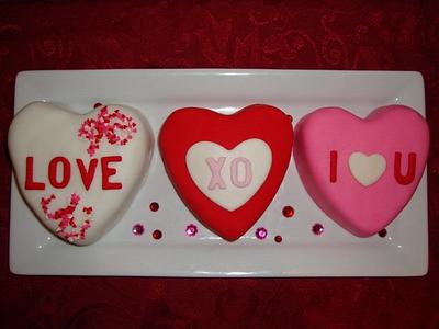 Mini Heart Cakes - Cake by SongbirdSweets