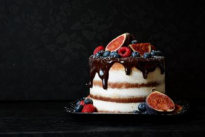 Cake with figs and berries - Cake by Alina Vaganova