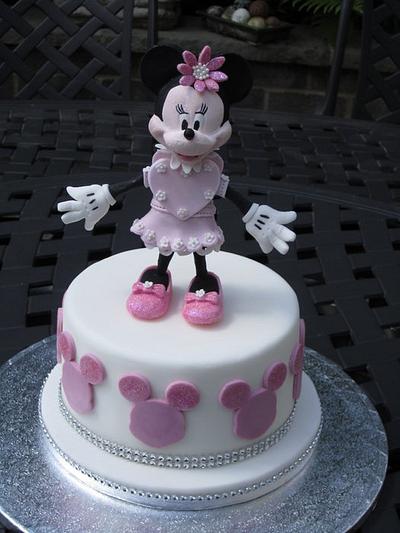 Minnie - Cake by Josiekins