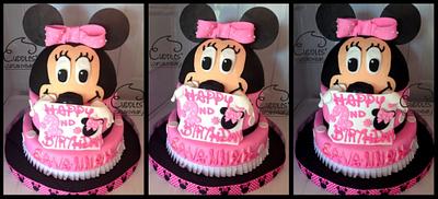 Minnie Mouse - Cake by Cuddles' Cupcake Bar