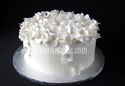 white hydrangea  - Cake by Soraya Avellanet