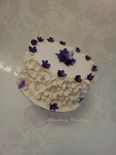 Pansies ruffle cake - Cake by AlphacakesbyLoan 