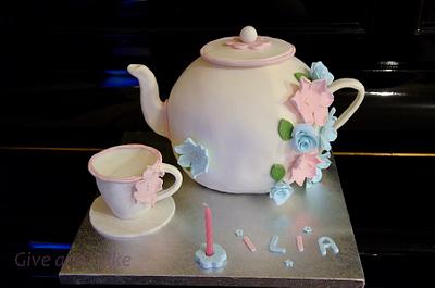 tea pot cake - Cake by giveandcake
