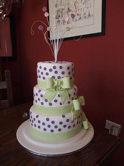 Polka dot wedding - Cake by 2wheelbaker