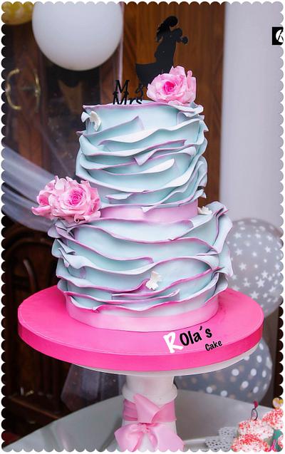 Engagement cake 💕🌸 - Cake by Rola sarhan