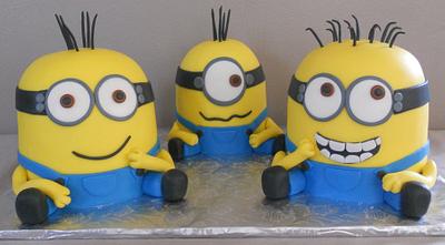 Minions - Cake by Pamela Sampson Cakes