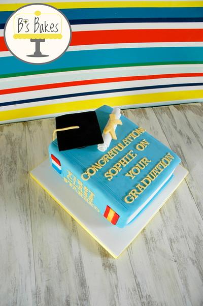 Graduation cake - Cake by B's Bakes 