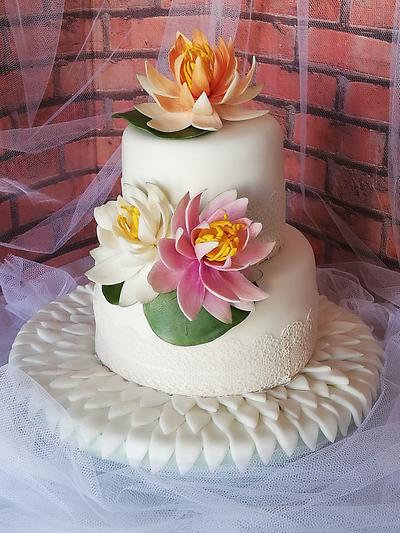 Wedding cake with water lilies - Cake by Maja Motti