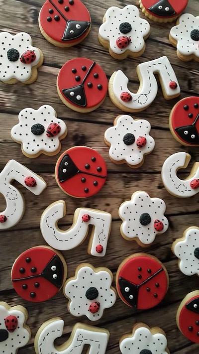 Ladybug Biscuits - Cake by Lulubelle's Bakes
