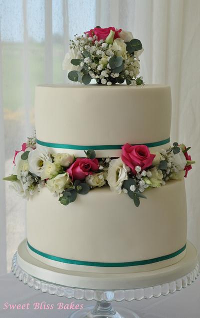 Wedding Cake with flowers - Cake by Rachel Leah