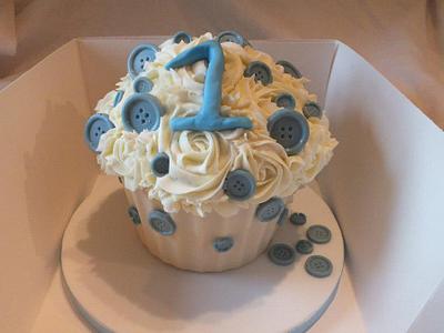 Button giant cupcake - Cake by  Clare