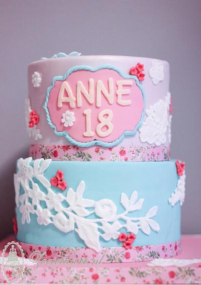 Sweet 18 - Cake by Zoetetaart