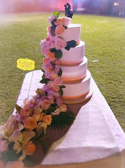 Wedding Cake - Cake by Cakes & Bakes by Asmita 