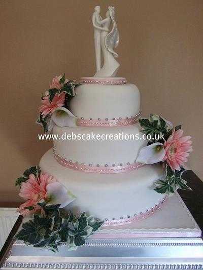 gerbera wedding cake - Cake by debscakecreations