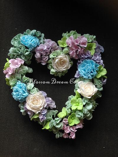 Sugar flower heart wreath - Cake by Blossom Dream Cakes - Angela Morris