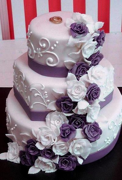 Wedding cake white and purple - Cake by The House of Cakes Dubai