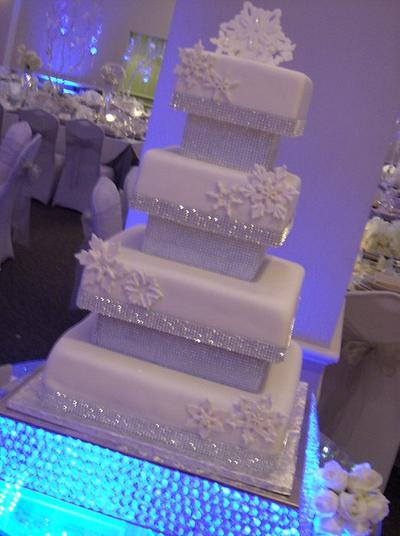 Snowflake Wedding cake - Cake by Jennifer Bento