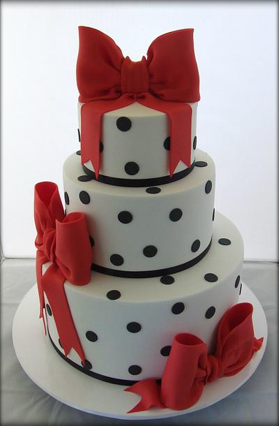 Bows and Polka Dots - Cake by Cake A Chance On Belinda