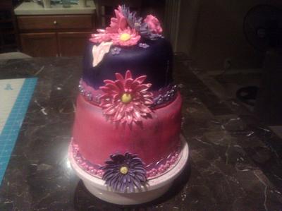 pink and purple cake with gerber daisy - Cake by LaWanda 