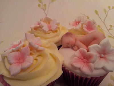 Baby shower Cupcakes - Cake by Sarah Poole