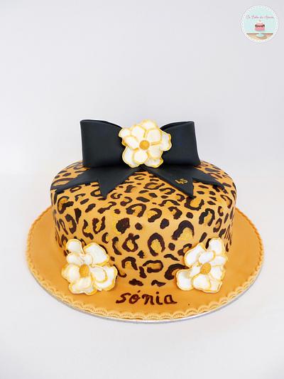 Leopard Cake - Cake by Ana Crachat Cake Designer 